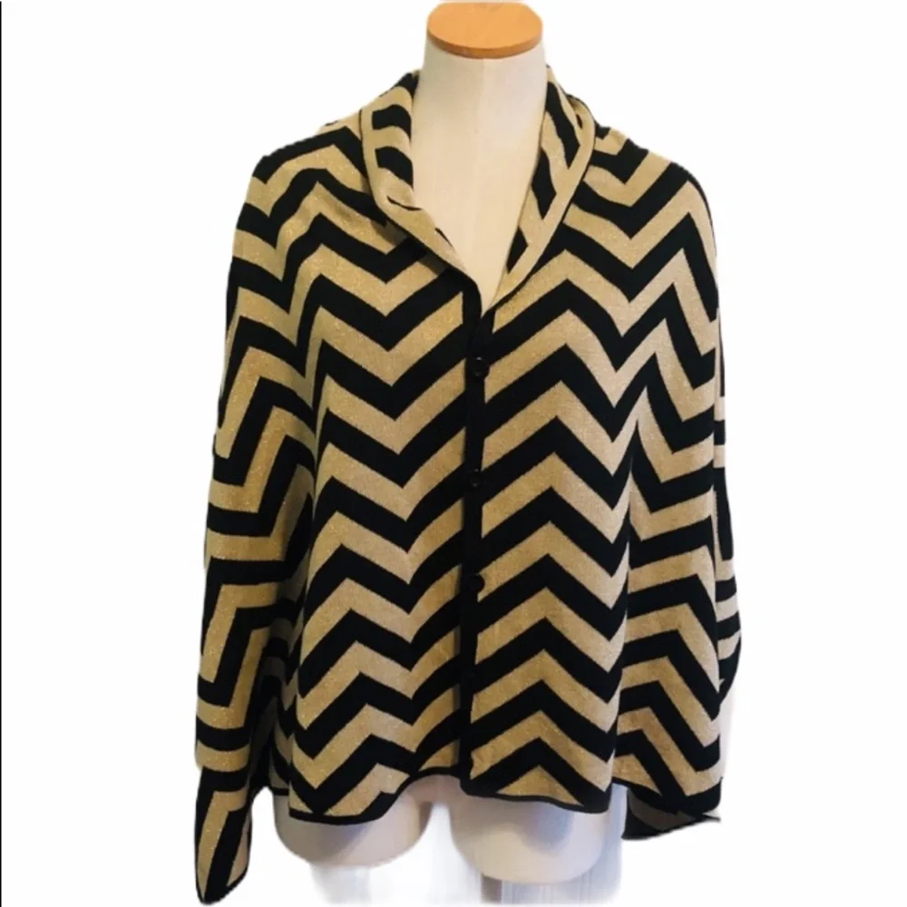 Cruise club NWT black and gold chevron print versatile Cardigan scarf shawl
